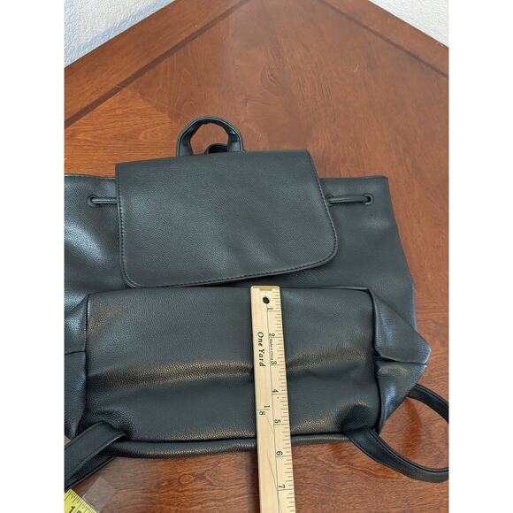 Victoria\'s Secret Backpack Black Drawstring Bucket Pebbled Faux Leather Snap New main image 12